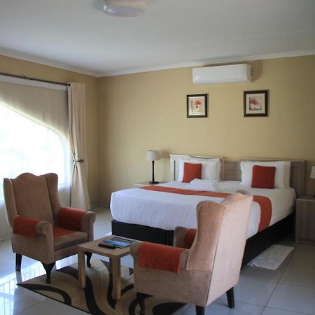 Bridgeville Guest House Gaborone Esterno foto