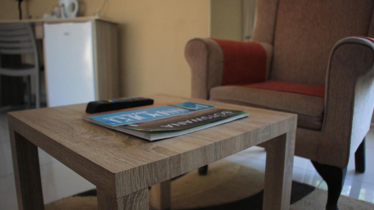 Bridgeville Guest House Gaborone Esterno foto