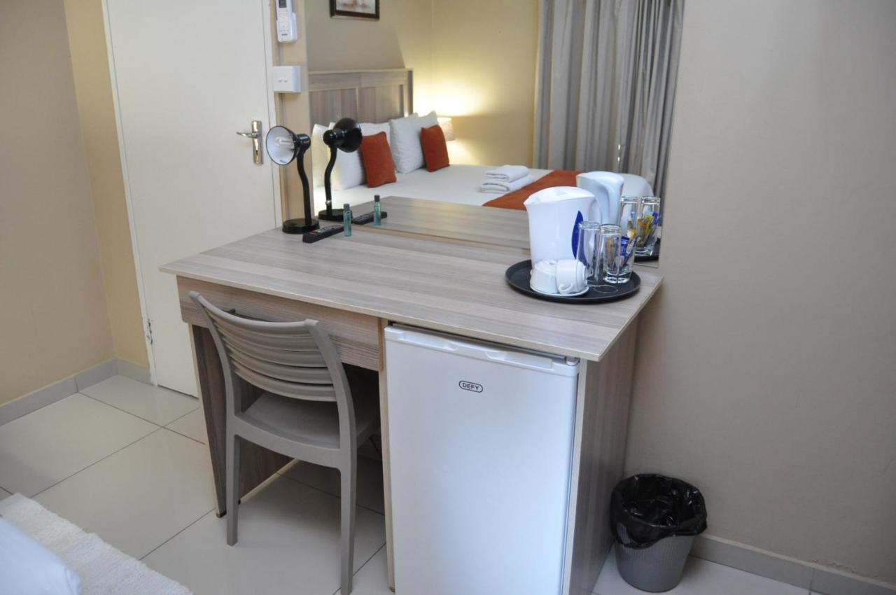 Bridgeville Guest House Gaborone Esterno foto