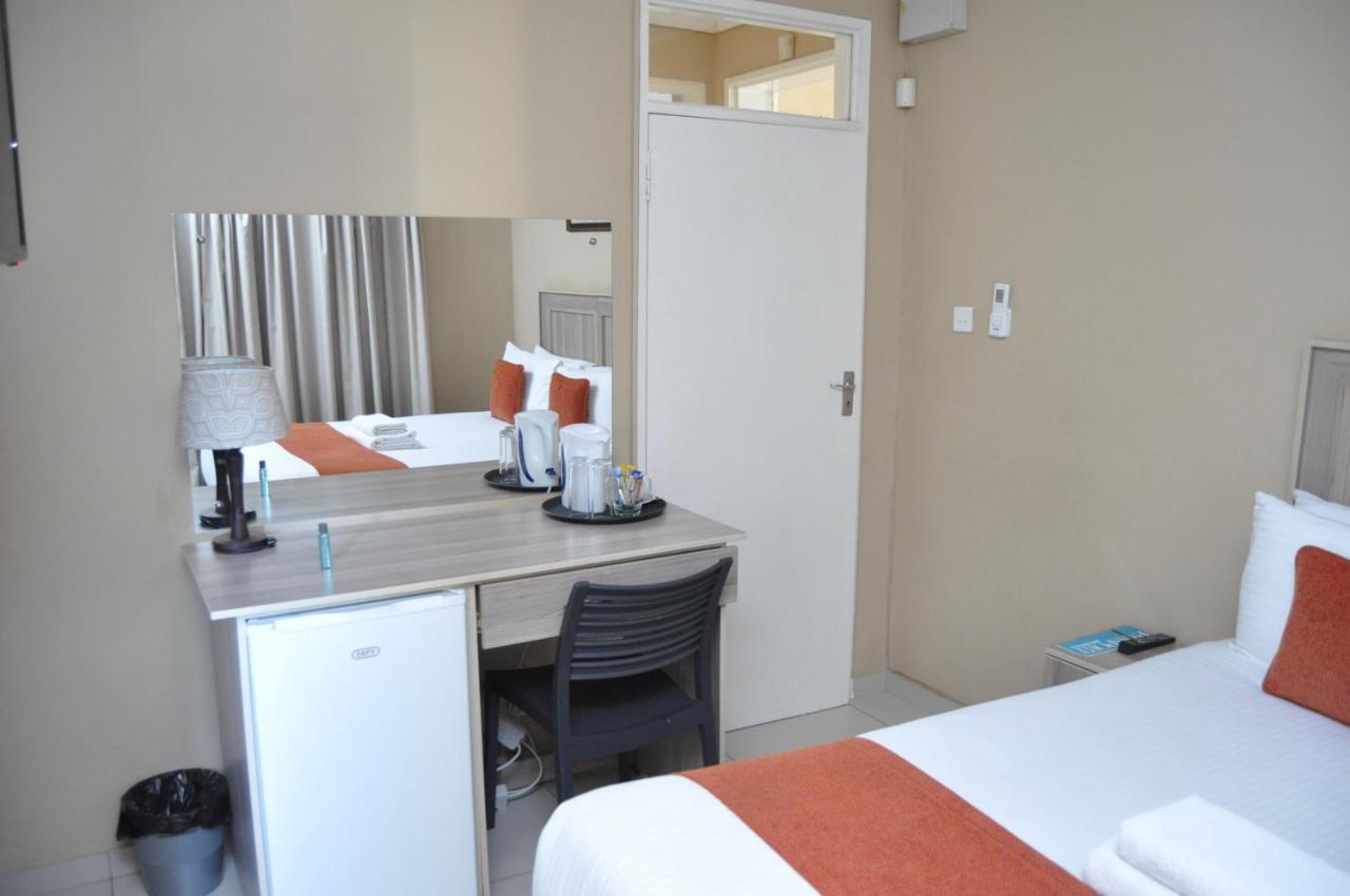 Bridgeville Guest House Gaborone Esterno foto
