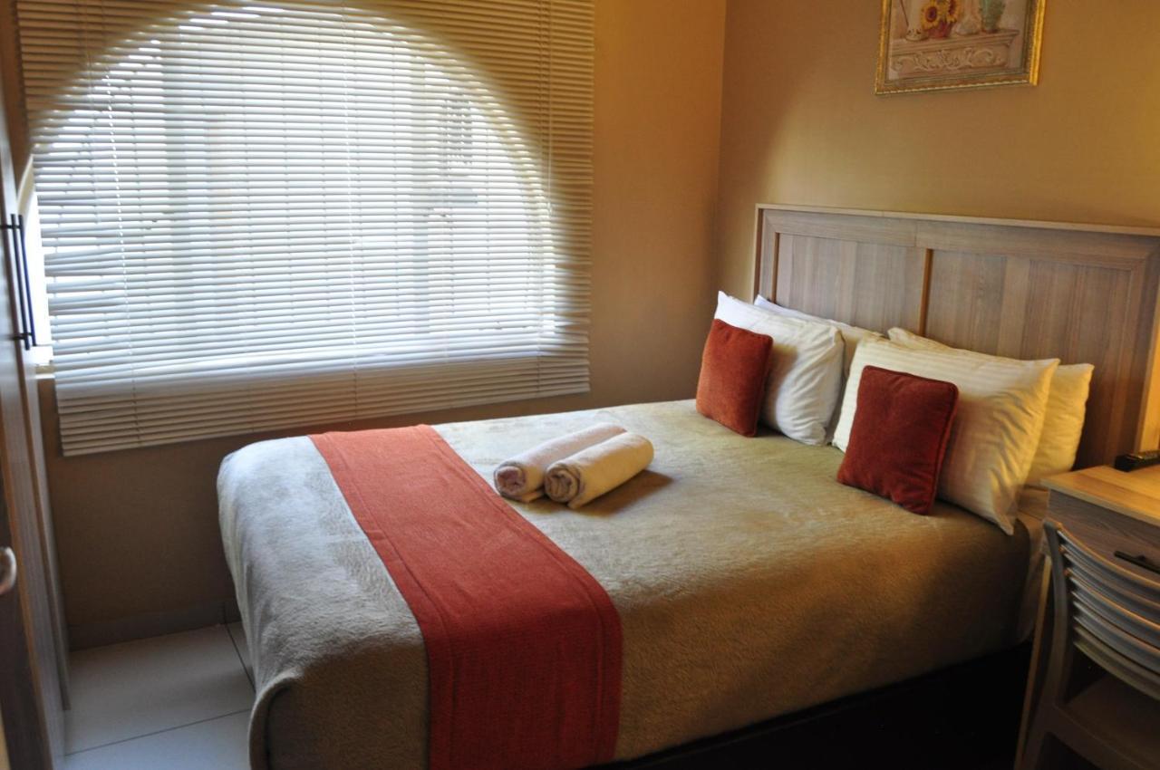 Bridgeville Guest House Gaborone Esterno foto