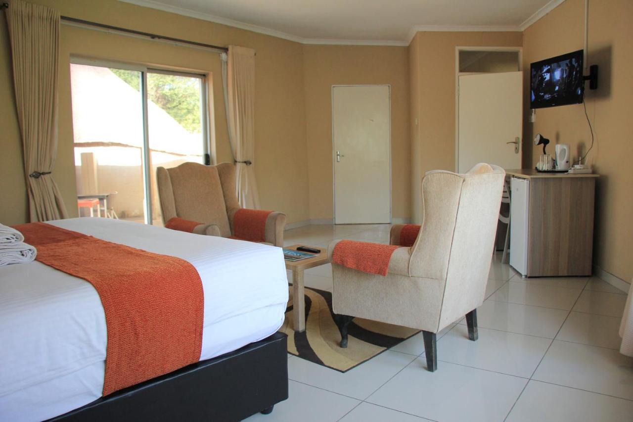 Bridgeville Guest House Gaborone Esterno foto