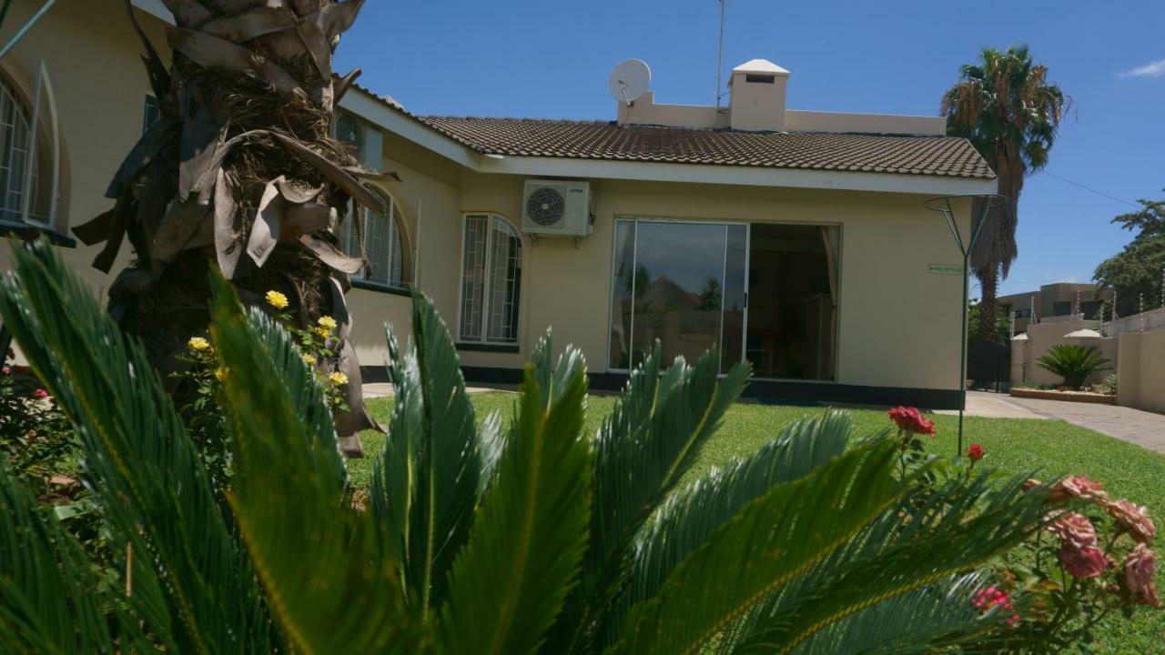 Bridgeville Guest House Gaborone Esterno foto