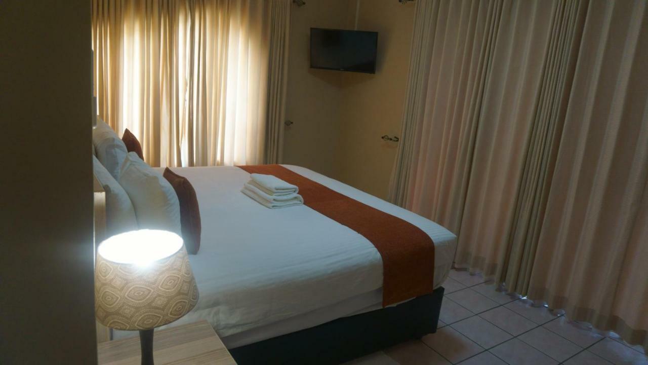 Bridgeville Guest House Gaborone Esterno foto