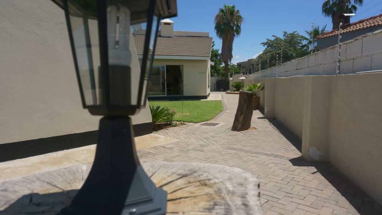 Bridgeville Guest House Gaborone Esterno foto