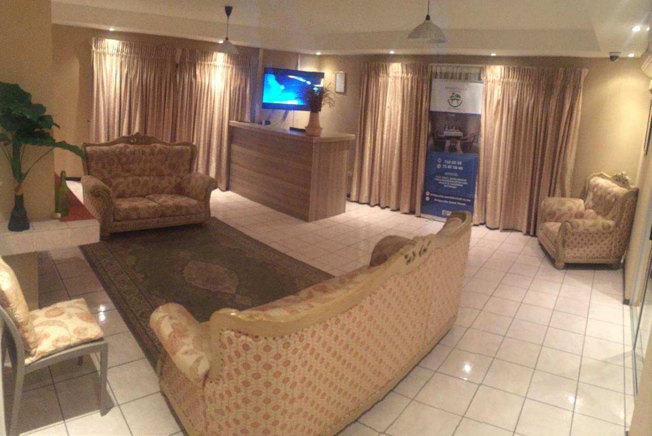 Bridgeville Guest House Gaborone Esterno foto