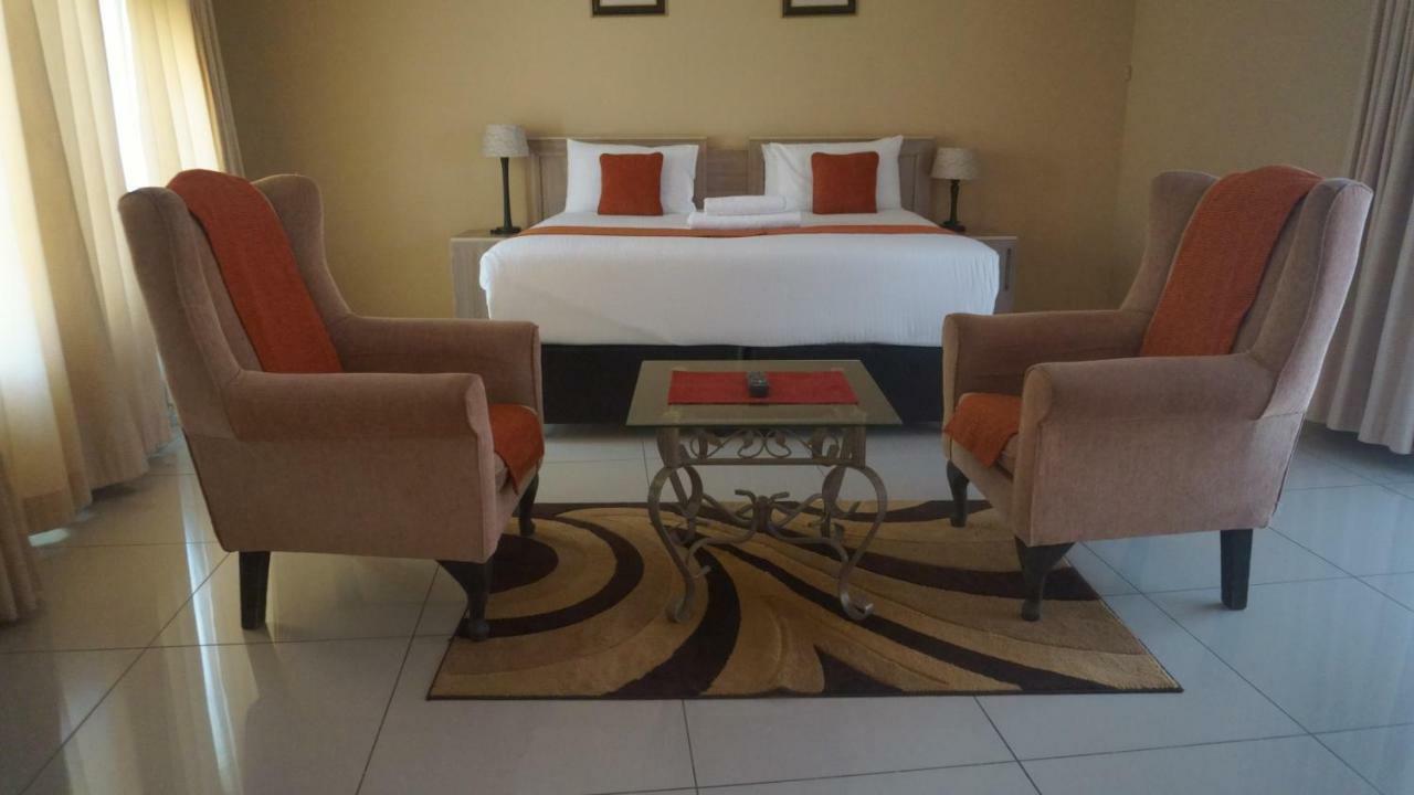 Bridgeville Guest House Gaborone Esterno foto