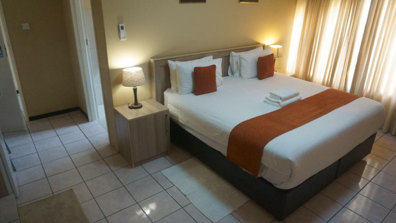 Bridgeville Guest House Gaborone Esterno foto