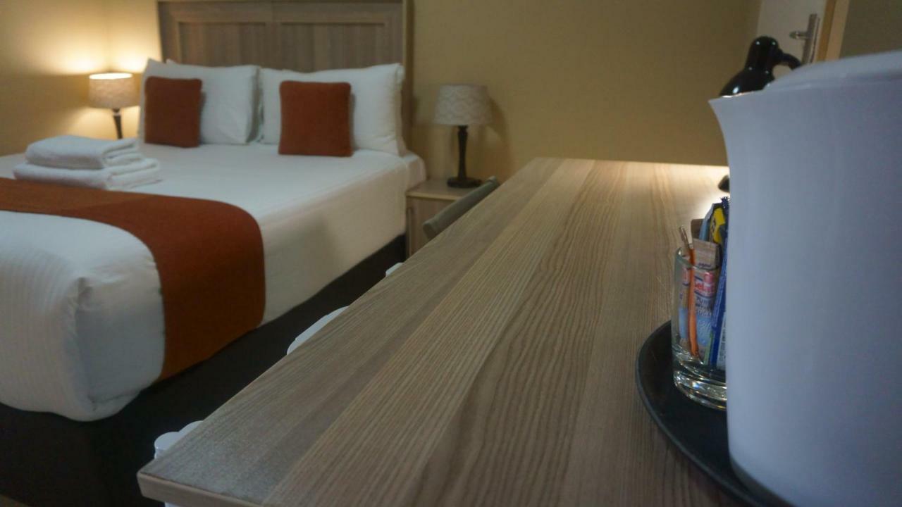 Bridgeville Guest House Gaborone Esterno foto