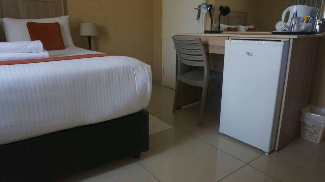 Bridgeville Guest House Gaborone Esterno foto