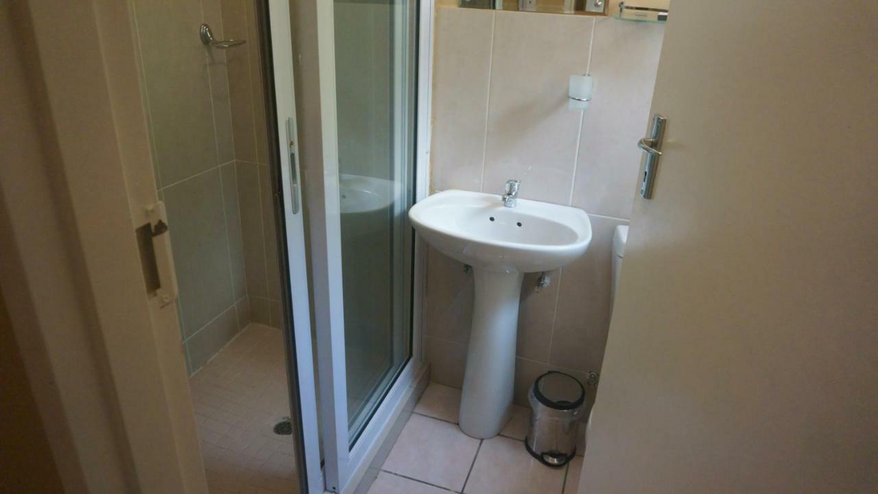 Bridgeville Guest House Gaborone Esterno foto