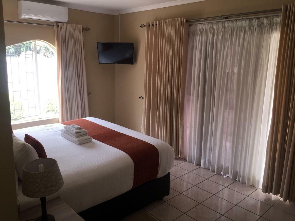 Bridgeville Guest House Gaborone Esterno foto