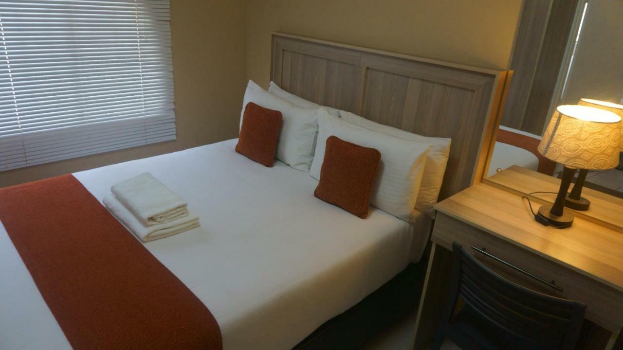 Bridgeville Guest House Gaborone Esterno foto