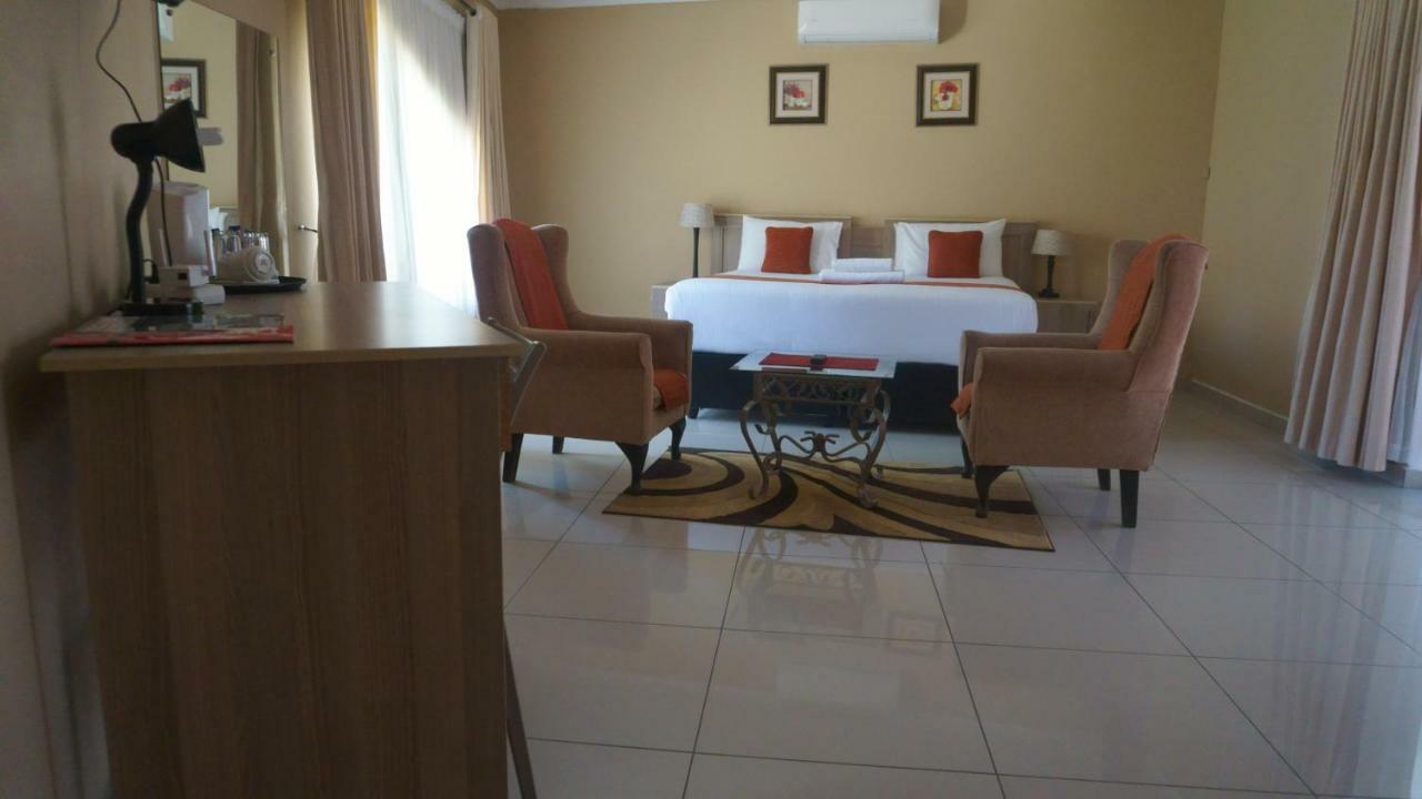 Bridgeville Guest House Gaborone Esterno foto